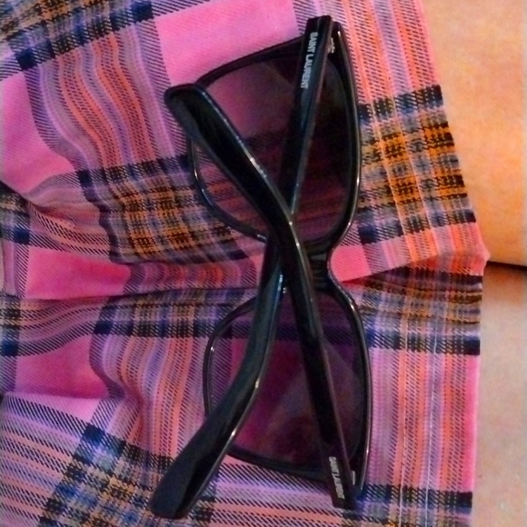 SAINT LAURENT Paris - Picture 4 of 4